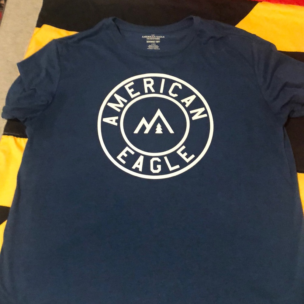 Men’s American Eagle tee